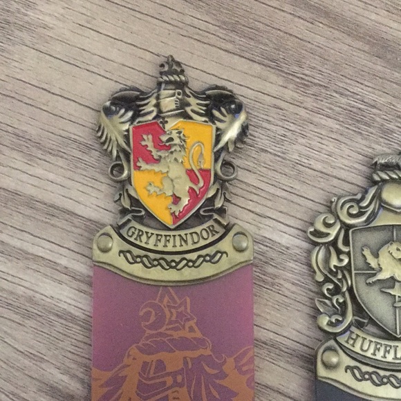 COPY - Harry Potter Crest Bookmarks - Picture 2 of 10